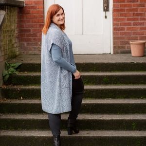 Cabi Napa Long Duster Sweater Vest Cardigan Size Small Blue Style 3165 Sleeveles